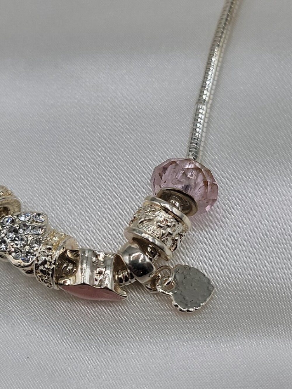 Friedmans Jewelers Breast Cancer Slide Necklace Silver Tone Charm Bead 18" Chain - Picture 4 of 15